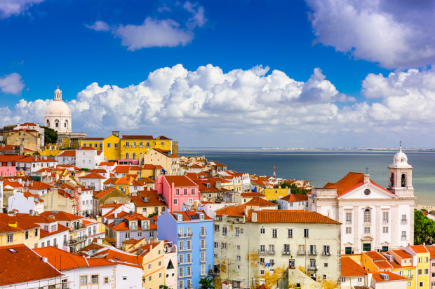 Lizbona, stolica Portugalii. Fot. shutterstock Lizbona rozdaje żywność niesprzedaną przez sklepy i restauracje