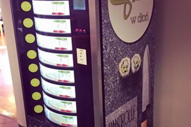 fot. Facebook/Sushi w dłoń Automat z sushi na Uniwersytecie Łódzkim