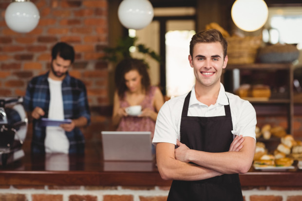 Fot. shutterstock Usługi i handel: Jak rekrutować pracowników sezonowych?
