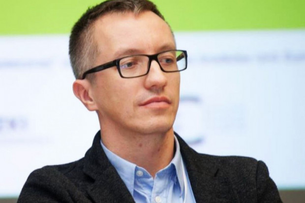 Łukasz Komuda Ekspert: Strategia Morawieckiego nie uwzględnia dysproporcji sił na rynku pracy