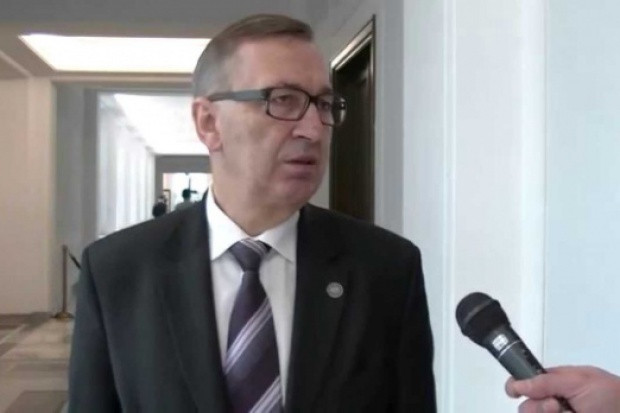Stanisław Szwed, wiceminister rodziny, pracy i polityki społecznej fot. PTWP Projekt ws. ograniczenia handlu w niedzielę powinien być przepracowany w Sejmie