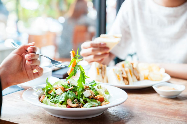 fot. shutterstock.com Lunch coraz częściej