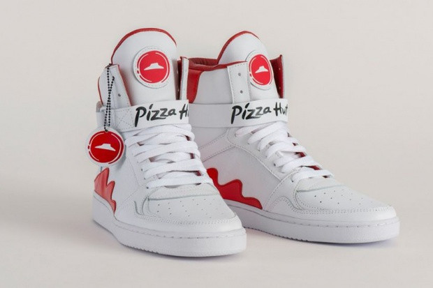 fot. materiały prasowe Przycisk na butach sneakers umożliwi zamówienie pizzy z Pizza Hut