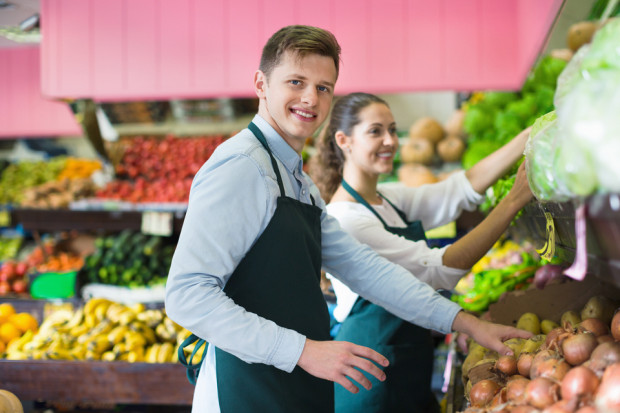 Fot. shutterstock Wynagrodzenia w sieciach handlowych mogą wzrosnąć nawet o jedną trzecią
