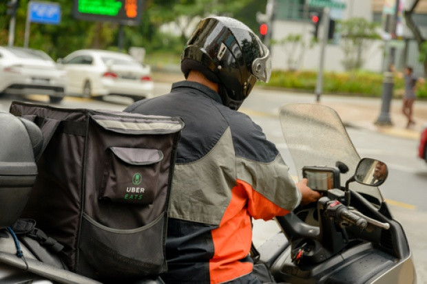 fot. shutterstock UberEats współpracuje z 300 restauracjami w Polsce