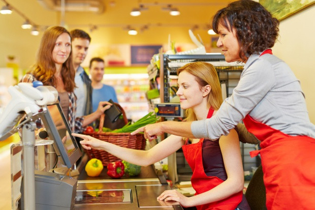 fot. shutterstock.com Rolnictwo, handel i HoReCa - sektory, w których zatrudnianie Ukraińców ma kluczowe znaczenie