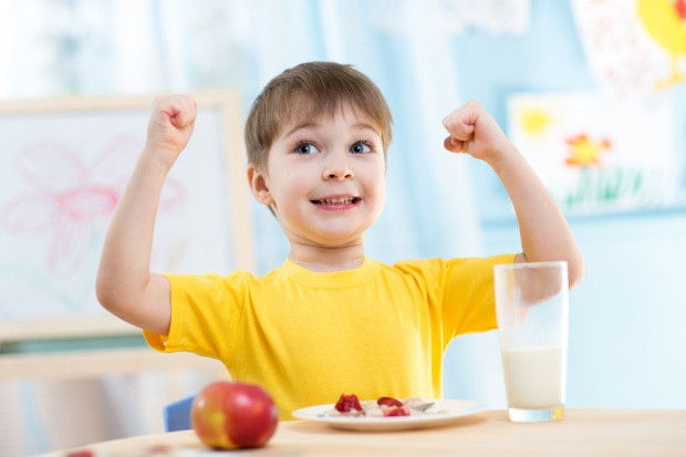 fot. shutterstock Jak powinna wyglądać dieta dziecka?