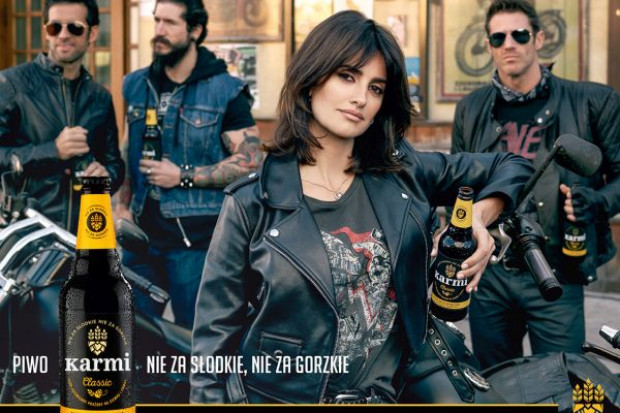 fot. materiały prasowe Penelope Cruz w nowej reklamie bezalkoholowego piwa Karmi