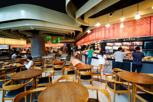 fot. shutterstock Gastronomia ratunkiem dla domów towarowych i galerii handlowych