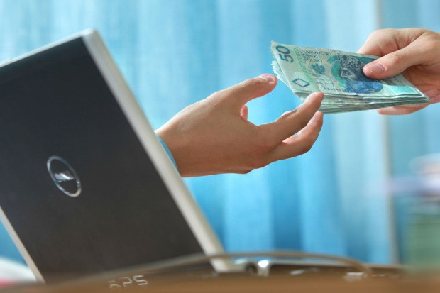 Sprzedawcy w UE wciąż nieufni wobec zakupów przez internet