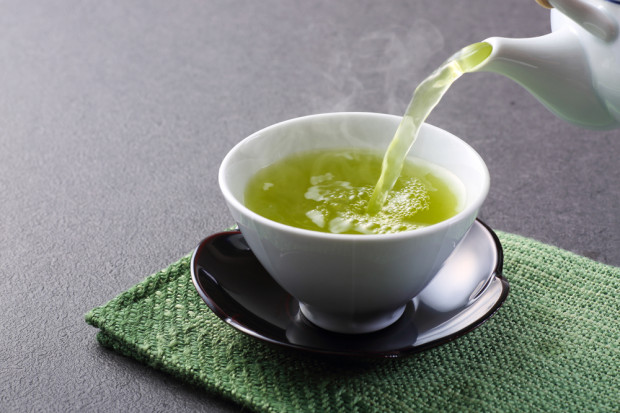 fot. shutterstock Zielona herbata wspomaga pamięć i odchudza