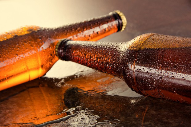 fot. shutterstock Rząd rozważa kaucję na wszystkie butelki i puszki