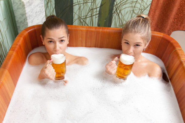 fot. shutterstock Własny browar i kąpiel w piwie - nowy pomysł znanego uzdrowiska