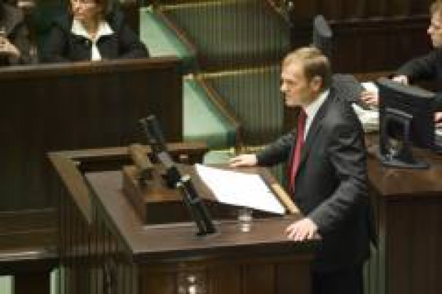Tusk planuje dwuetapowo znieść podatek Belki