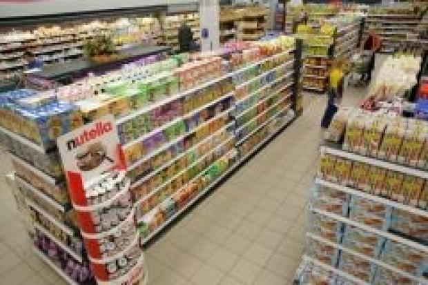Supermarkety nabijają nas w butelkę