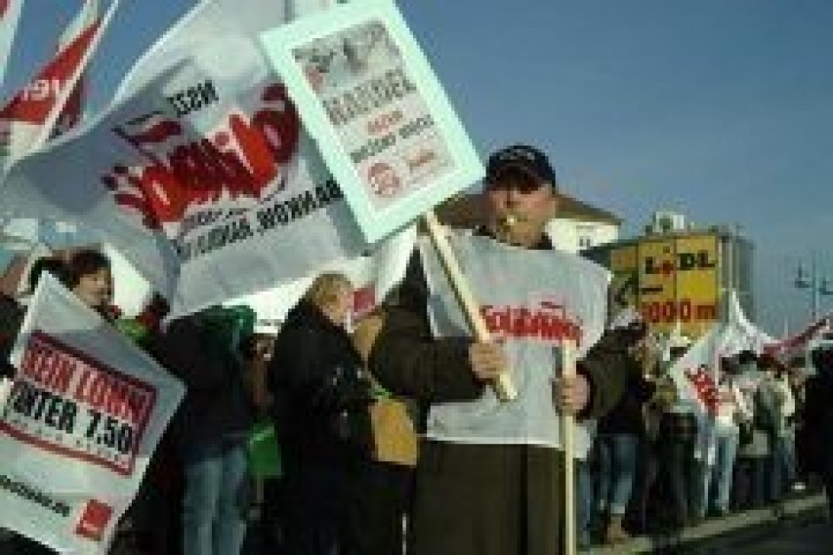 Solidarność protestuje przeciwko zwolnieniu 60 proc. załogi Eldrobiu