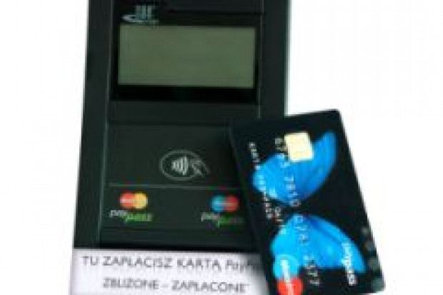 Żabka wprowadza do sklepów płatności bezstykowe PayPass