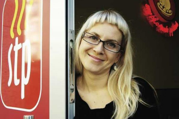 Źródło: http://wroclaw.biznespolska.pl/gazeta/article.php?contentid=131665 Sieć SPT zamierza w 2011 r. wejść na giełdę i w 10 lat mieć 100 placówek
