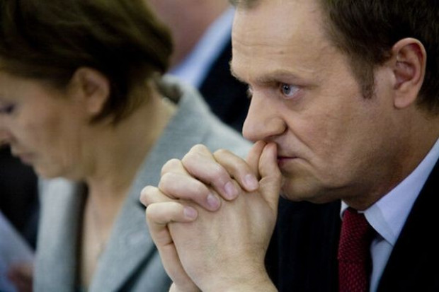 Gabinet Donalda Tuska obniży prognozę PKB na 2009 r. do 3,8 z 4,8 proc. oraz obniży poziom wydatków o 2 mld zł. Polska gospodarka zwolni, ale nieznacznie