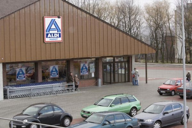 Na kryzysie zarabiają dyskonty i bukmacherzy