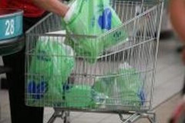 Resort nie będzie już wspierał ekologicznych toreb Carrefoura, sprawa trafi do prokuratury?