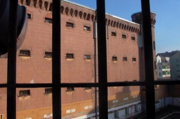 fot. calisia.pl Więźniowie z powodzeniem produkują i sprzedają ostre sosy
