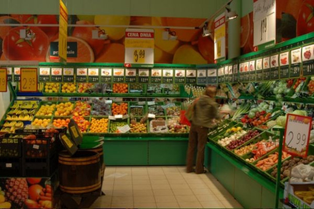 Łukaszenka wycofuje ze sklepów rosyjską żywność