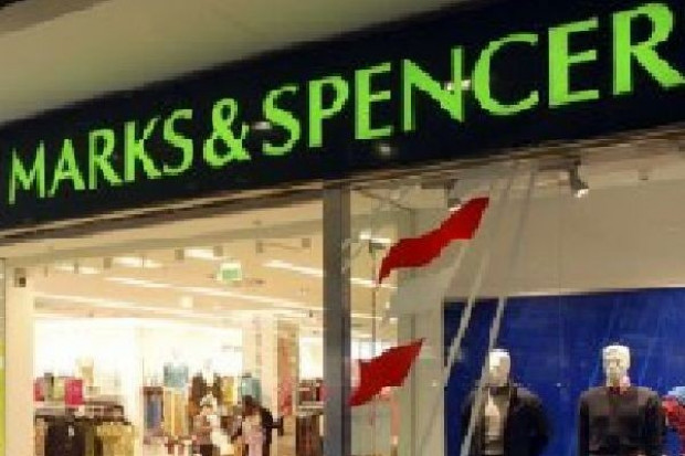fot. javno.com Rewolucja w sklepach Marks & Spencer. Sieć wprowadzi do oferty Coca Colę