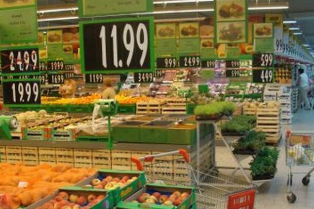 fot. framer.pl Żywność na święta Polacy będą kupować w hipermarketach