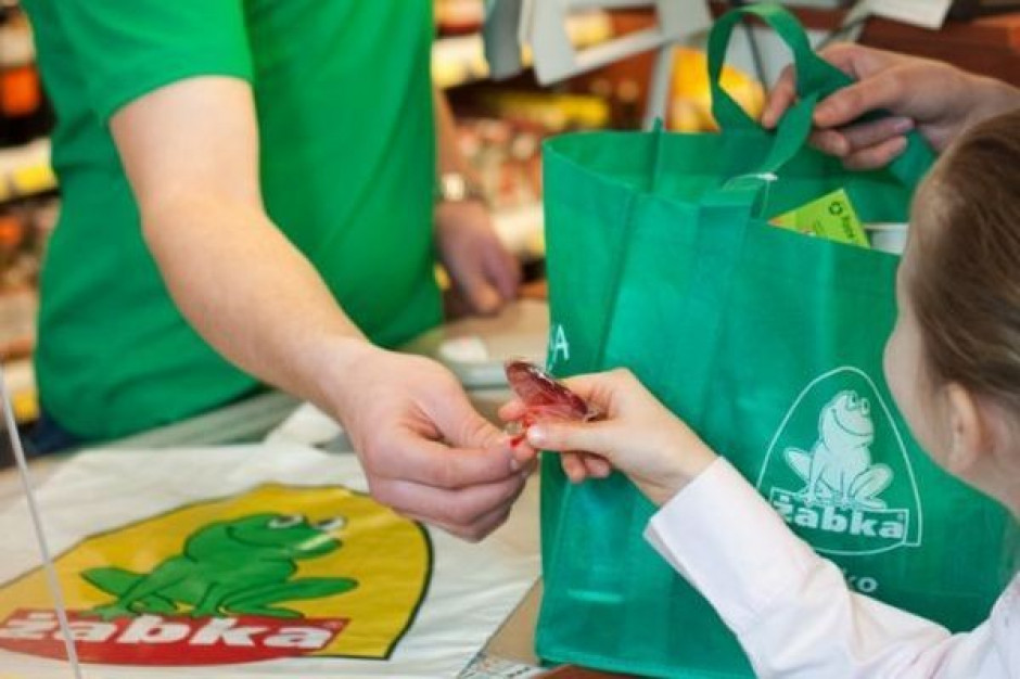 Wartość sprzedaży sieci Żabka przekroczy w tym roku granicę 2 mld zł
