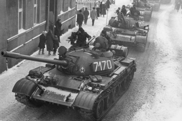 fragment fot. J. Żołnierkiewicza, za www.solidarnosc.gov.pl. 28 rocznica wprowadzenia w Polsce stanu wojennego
