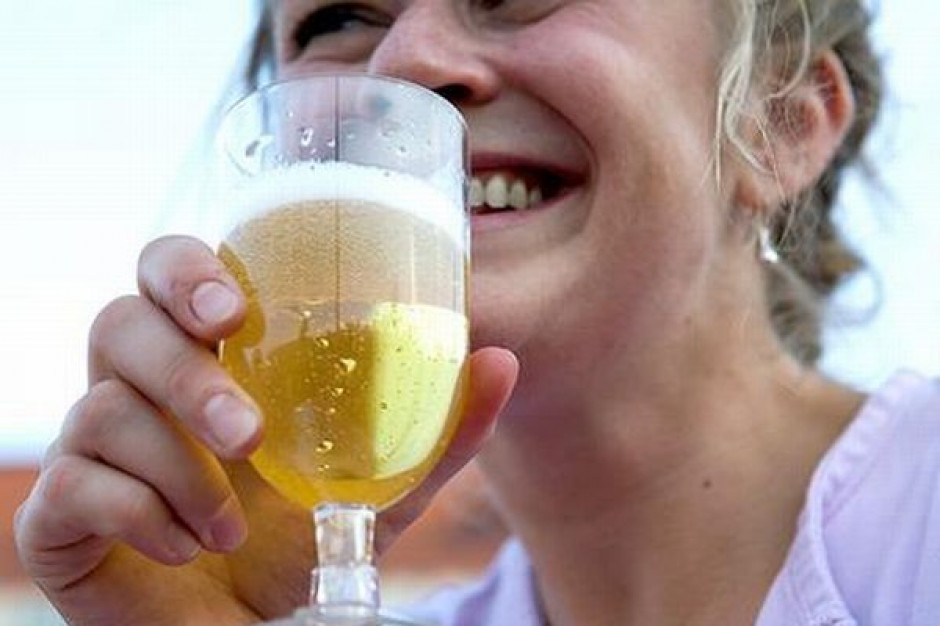 fot. za se.pl Polacy na piwo poszliby z Palikotem i Wałęsą