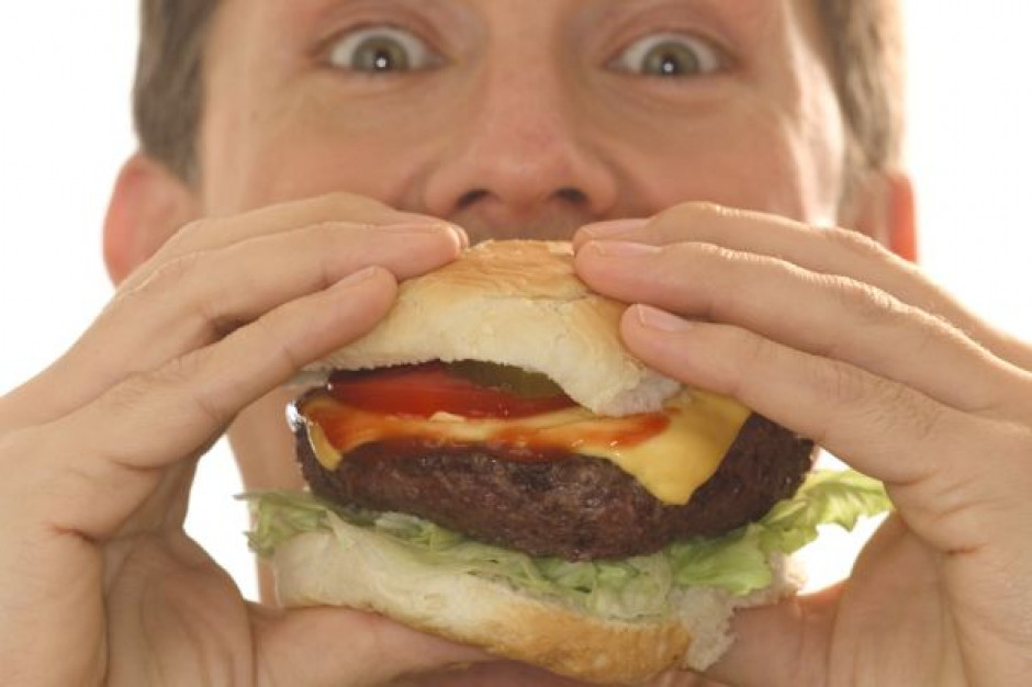 Podatek od fast - foodów nie wyleczy z otyłości