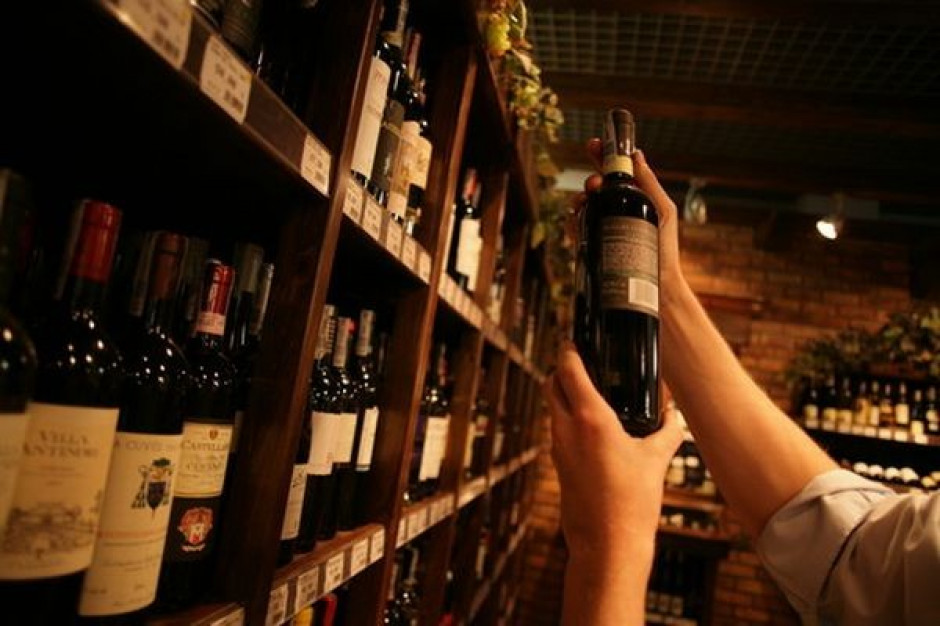 Polacy coraz częściej wybierają wino zamiast wódki
