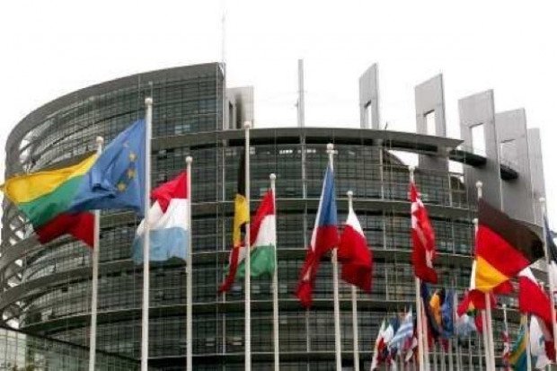 Europosłowie chcą rozprawy z niecnymi praktykami w łańcuchu mleka