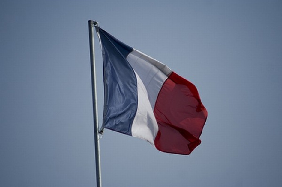 W dniu pogrzebu prezydenta RP opuszczono flagi we Francji
