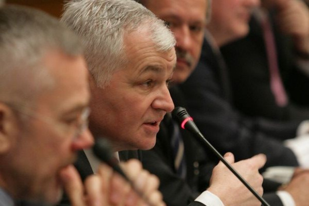 Bielecki: Ludzi należy motywować do dłuższej pracy
