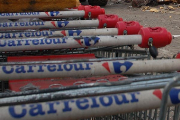 fot. zyciepw.pl Inspekcja Pracy o czerwonej kropce w sklepach Carrefour: To nie mobbing, ale ...
