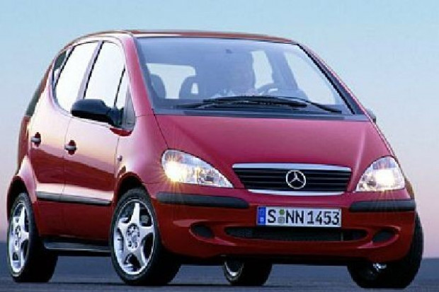 fot. e.autokrata.pl Poszła na grzyby, złodzieje rozkręcili jej mercedesa