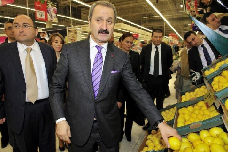 Na zdjęciu (od lewej) Murat Saglik, dyrektor handlowy Tesco Turcja oraz Zafer Caglayan, minister handlu zagranicznego Turcji Nowy projekt Tesco. Owoce, warzywa i ryby z Turcji trafią do polskich sklepów sieci