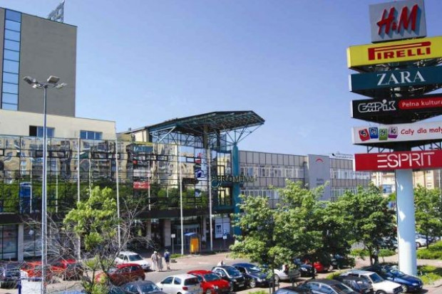 Jednym z głównych najemców Centrum Handlowego Promenada w Warszawie jest sieć delikatesów Alma Centrum Handlowego Promenada w Warszawie sprzedane za 169,5 mln euro