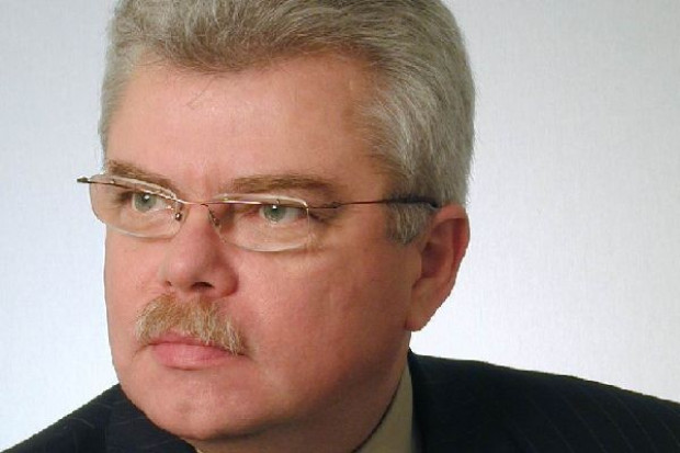 Główny Lekarz Weterynarii Janusz Związek GLW: Można nakazać weterynarzom badanie zwierząt rzeźnych oraz nadzór nad ubojniami i przetwórniami