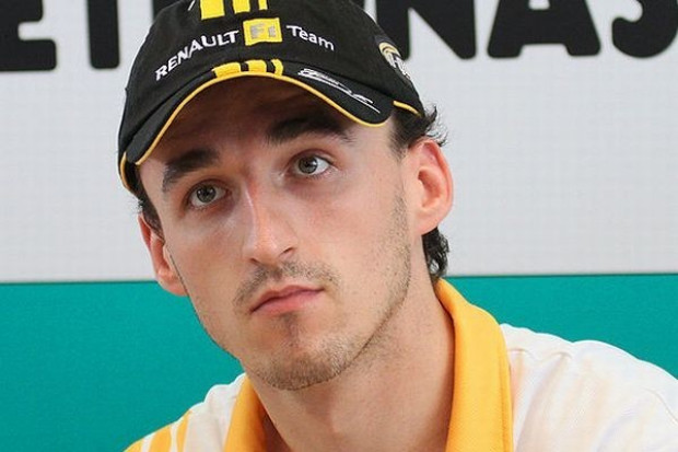 Robert Kubica przebywa we włoskim szpitalu od niedzieli - na oddziale intensywnej terapii po niedzielnej operacji, przeprowadzonej kilka godzin po ciężkim wypadku w rajdzie samochodowym Lotus Renault będzie czekał na Kubicę, niezależnie od tego jak długo to potrwa