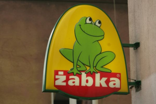 Żabka ma w Polsce 2,4 tys. sklepów spożywczych Żabka sprzedana! Nowy właściciel zapowiada dalsze akwizycje sieci handlowych