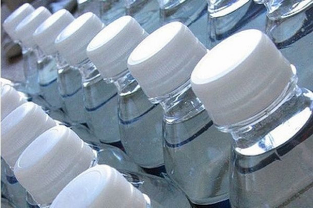 Dobrowianka jest wodą mineralną - Żywiec Zdrój to woda źródlana Danone chce umocnić pozycję na rynku wody. Wprowadza nową markę