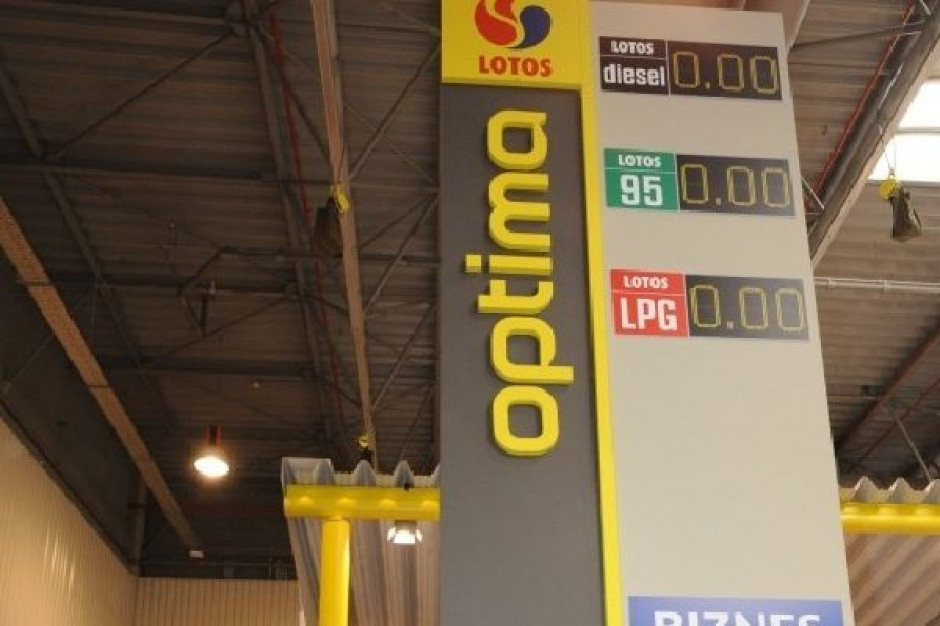 Przy założeniu, że do końca 2015 roku nasza sieć ma liczyć około 400 placówek, to na brand Lotos Optima może przypaść nawet 130 stacji - powiedział wiceprezes Grupy Lotos ds. handlu, Maciej Szozda. Grupa Lotos chce uruchomić w 5 lat 130 stacji Lotos Optima