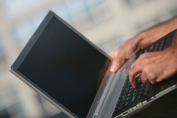 Co czwarty Polak korzysta z zakupów przez internet