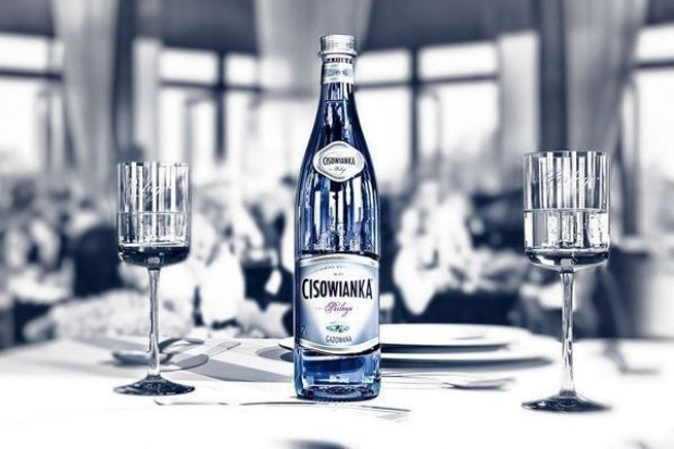 Cisowianka w nowych szklanych butelkach