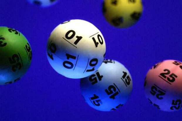 Pula Lotto rozbita. Dwóch graczy zgarnie po 28 mln zł