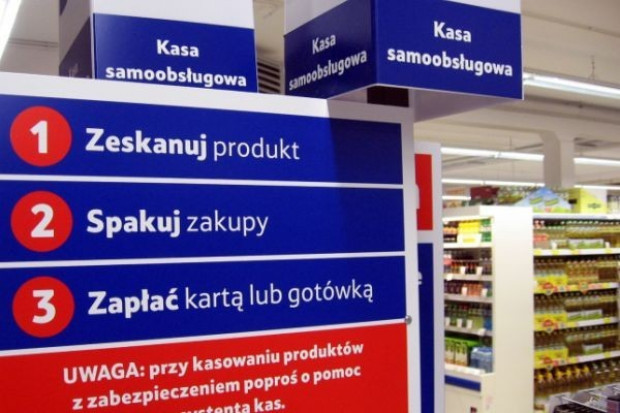 Hipermarkety wprowadzają nowości przy kasach